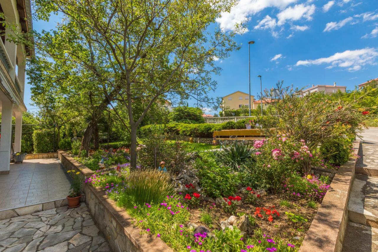 Apartments Marica Novi Vinodolski Exterior photo